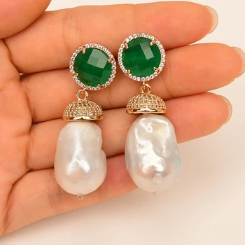 G-G tenyésztett fehér barokk gyöngy 24K aranyozott CZ zöld jáde csapos fülbevaló Dangle Lady fülbevaló Keshi gyöngy ékszerek