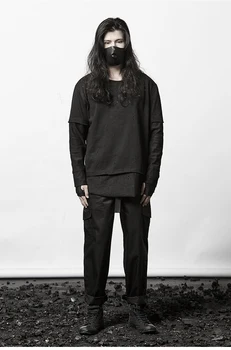 Black Hoodie férfi őszi All Matching Hole Design koreai hip-hop hosszú ujjú póló Fekete kerek nyak