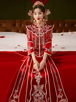 Kínai stílusú esküvői ruha Pár Virágos hímzés Cheongsam Hagyományos menyasszony Vőlegény Piros Qipao
